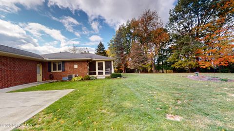 Tiny photo for 2020 Elm Drive, Fremont, OH 43420 (MLS # 10000535)