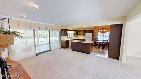Tiny photo for 2020 Elm Drive, Fremont, OH 43420 (MLS # 10000535)