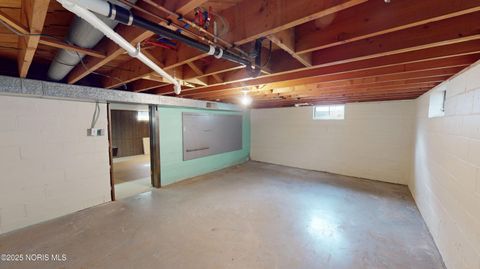 Tiny photo for 2020 Elm Drive, Fremont, OH 43420 (MLS # 10000535)