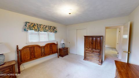 Tiny photo for 2020 Elm Drive, Fremont, OH 43420 (MLS # 10000535)