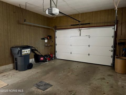 Tiny photo for 2020 Elm Drive, Fremont, OH 43420 (MLS # 10000535)