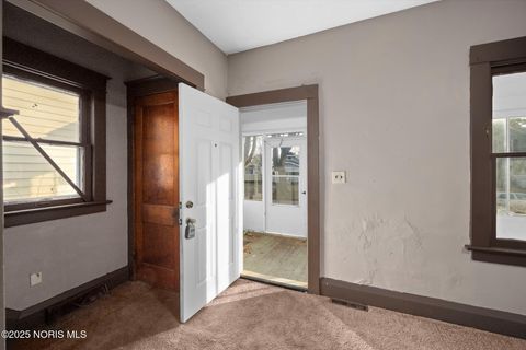 Tiny photo for 816 Geneva Avenue, Toledo, OH 43609 (MLS # 10002586)