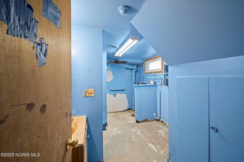 Tiny photo for 816 Geneva Avenue, Toledo, OH 43609 (MLS # 10002586)