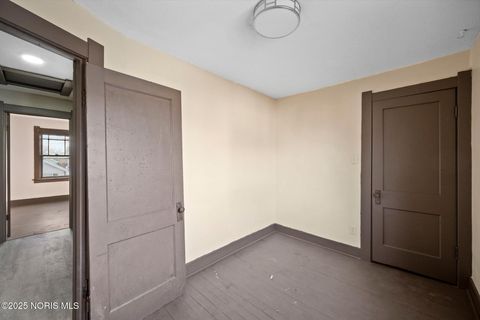 Tiny photo for 816 Geneva Avenue, Toledo, OH 43609 (MLS # 10002586)