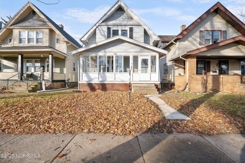 Tiny photo for 816 Geneva Avenue, Toledo, OH 43609 (MLS # 10002586)