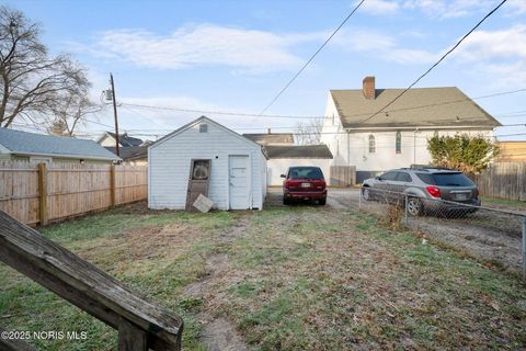 Tiny photo for 816 Geneva Avenue, Toledo, OH 43609 (MLS # 10002586)
