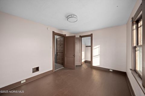 Tiny photo for 816 Geneva Avenue, Toledo, OH 43609 (MLS # 10002586)