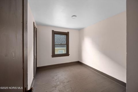 Tiny photo for 816 Geneva Avenue, Toledo, OH 43609 (MLS # 10002586)