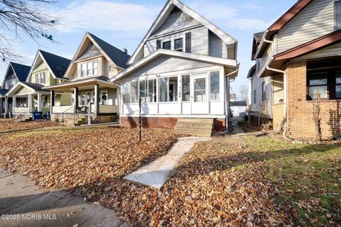 Tiny photo for 816 Geneva Avenue, Toledo, OH 43609 (MLS # 10002586)