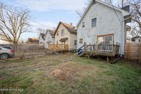 Tiny photo for 816 Geneva Avenue, Toledo, OH 43609 (MLS # 10002586)