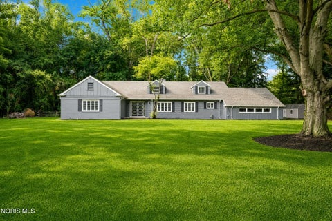 Photo of 4906 Pine Ridge Road, Toledo, OH 43615 (MLS # 10009615)