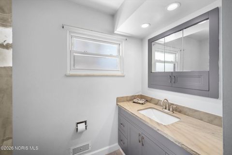 Tiny photo for 4545 Harbord Drive, Toledo, OH 43623 (MLS # 10003485)