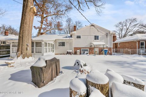 Tiny photo for 4545 Harbord Drive, Toledo, OH 43623 (MLS # 10003485)