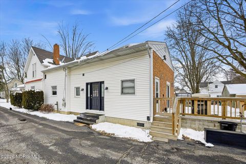 Tiny photo for 622 Walnut Street, Fostoria, OH 44830 (MLS # 10003778)