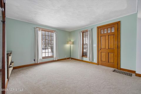 Tiny photo for 622 Walnut Street, Fostoria, OH 44830 (MLS # 10003778)