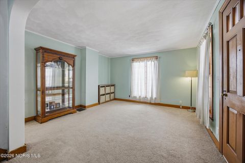 Tiny photo for 622 Walnut Street, Fostoria, OH 44830 (MLS # 10003778)