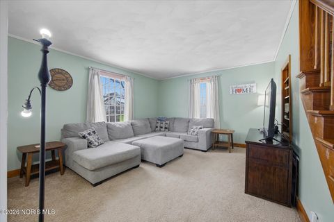 Tiny photo for 622 Walnut Street, Fostoria, OH 44830 (MLS # 10003778)