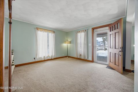 Tiny photo for 622 Walnut Street, Fostoria, OH 44830 (MLS # 10003778)