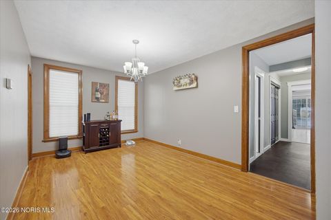 Tiny photo for 622 Walnut Street, Fostoria, OH 44830 (MLS # 10003778)