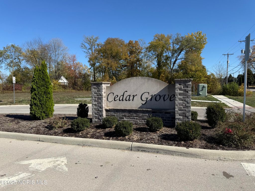Photo for 5528 Olive Tree Lane, Monclova, OH 43542 (MLS # 10000467)