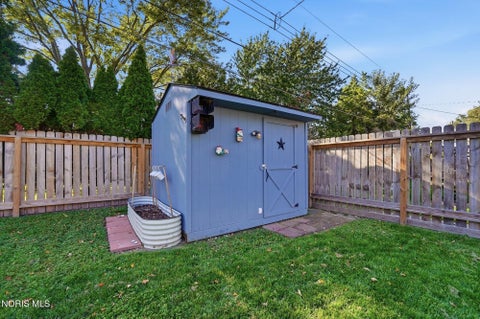 Tiny photo for 1037 Rosedale Street, Maumee, OH 43537 (MLS # 10014311)