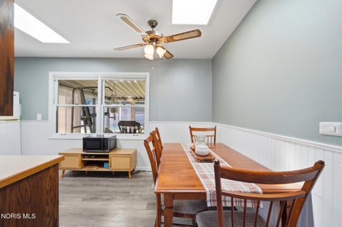 Tiny photo for 1037 Rosedale Street, Maumee, OH 43537 (MLS # 10014311)
