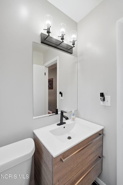 Tiny photo for 1037 Rosedale Street, Maumee, OH 43537 (MLS # 10014311)