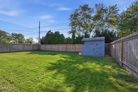 Tiny photo for 1037 Rosedale Street, Maumee, OH 43537 (MLS # 10014311)