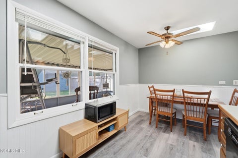 Tiny photo for 1037 Rosedale Street, Maumee, OH 43537 (MLS # 10014311)