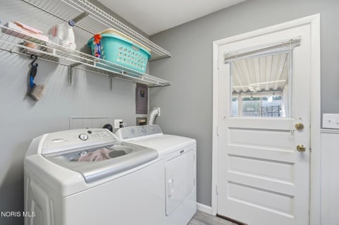 Tiny photo for 1037 Rosedale Street, Maumee, OH 43537 (MLS # 10014311)