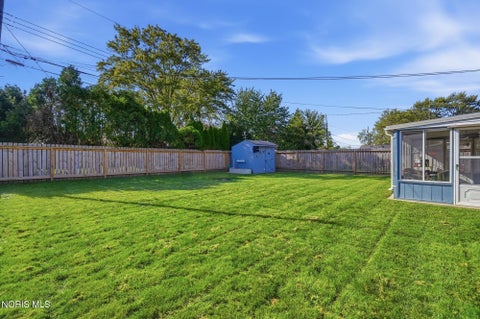 Tiny photo for 1037 Rosedale Street, Maumee, OH 43537 (MLS # 10014311)