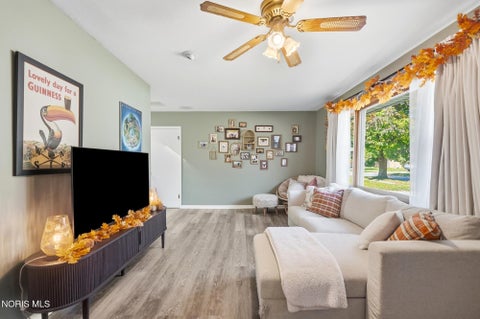 Tiny photo for 1037 Rosedale Street, Maumee, OH 43537 (MLS # 10014311)