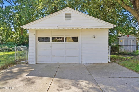 Tiny photo for 1931 Mansfield Road, Toledo, OH 43613 (MLS # 10012557)