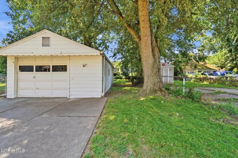 Tiny photo for 1931 Mansfield Road, Toledo, OH 43613 (MLS # 10012557)