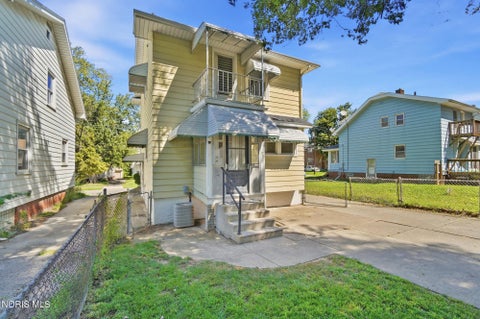 Tiny photo for 1931 Mansfield Road, Toledo, OH 43613 (MLS # 10012557)