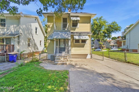Tiny photo for 1931 Mansfield Road, Toledo, OH 43613 (MLS # 10012557)