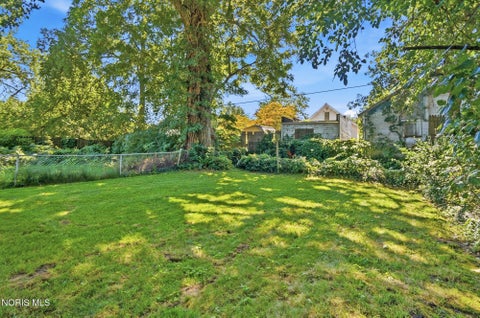 Tiny photo for 1931 Mansfield Road, Toledo, OH 43613 (MLS # 10012557)