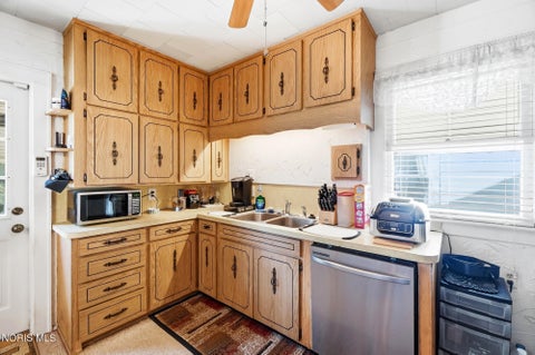 Tiny photo for 1931 Mansfield Road, Toledo, OH 43613 (MLS # 10012557)