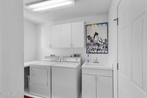 Tiny photo for 4349 Glendale Avenue, Toledo, OH 43614 (MLS # 10004830)