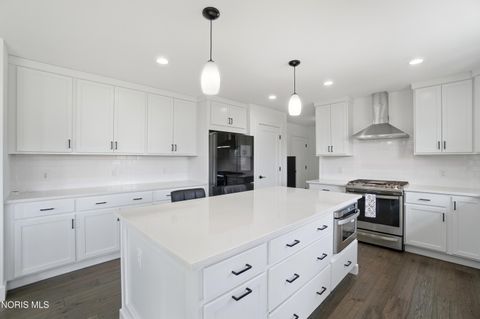 Tiny photo for 136 Barton Creek Drive, Perrysburg, OH 43551 (MLS # 10004590)