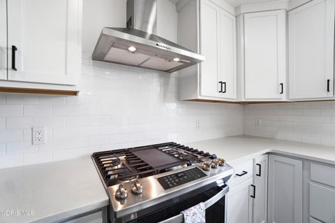 Tiny photo for 136 Barton Creek Drive, Perrysburg, OH 43551 (MLS # 10004590)