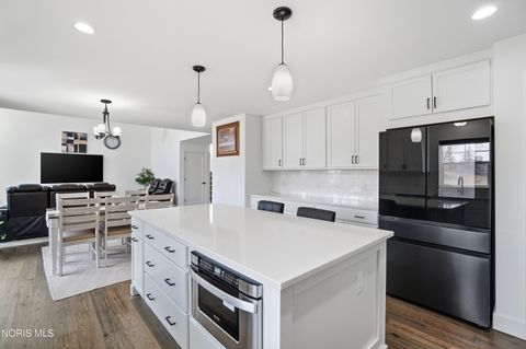 Tiny photo for 136 Barton Creek Drive, Perrysburg, OH 43551 (MLS # 10004590)