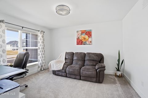 Tiny photo for 136 Barton Creek Drive, Perrysburg, OH 43551 (MLS # 10004590)