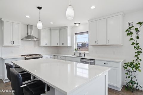 Tiny photo for 136 Barton Creek Drive, Perrysburg, OH 43551 (MLS # 10004590)