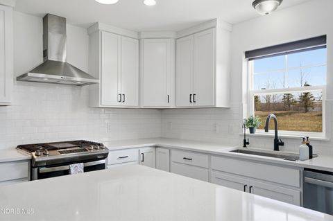 Tiny photo for 136 Barton Creek Drive, Perrysburg, OH 43551 (MLS # 10004590)