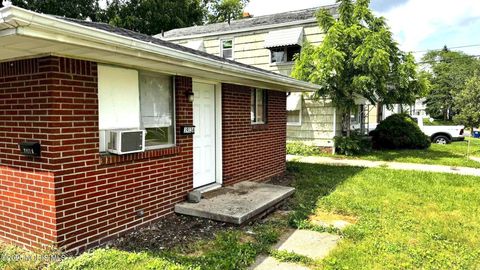 Photo of 1911 Kensington Road, Toledo, OH 43607 (MLS # 10000158) Photo of 1911 Kensington Road, Toledo, OH 43607 (MLS # 10000158)