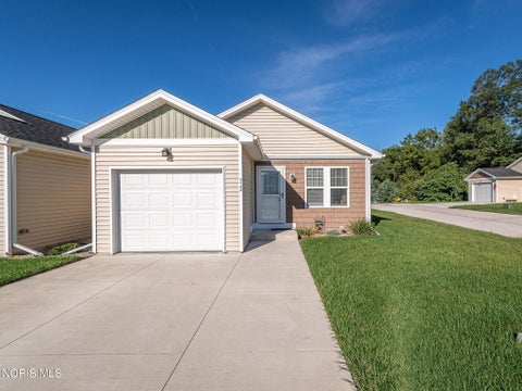 Photo of 5748 Aurora Place, Sylvania, OH 43560 (MLS # 10013741)