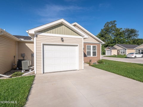 Tiny photo for 5748 Aurora Place, Sylvania, OH 43560 (MLS # 10013741)