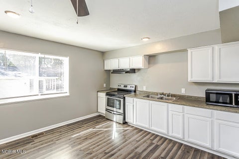 Tiny photo for 808 Butterfield Drive, Toledo, OH 43615 (MLS # 10013993)