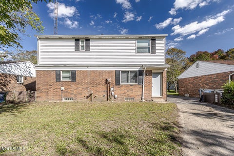 Tiny photo for 808 Butterfield Drive, Toledo, OH 43615 (MLS # 10013993)